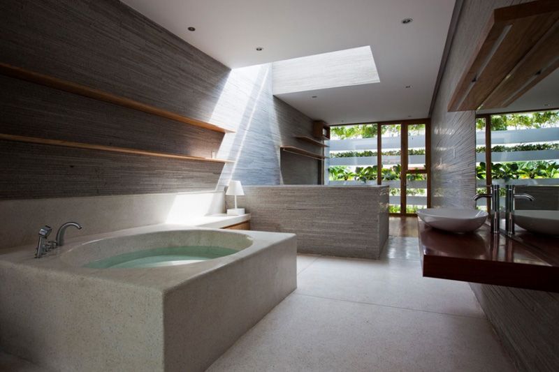 9 Relaxing Bathrooms That Have Circular Tubs