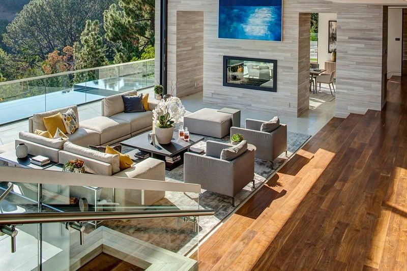 This new house in the Hollywood Hills has dramatic views of Los Angeles