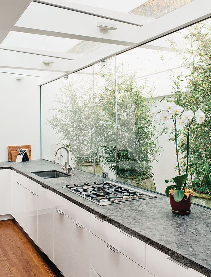 Articles about 18 modern kitchens on Dwell.com