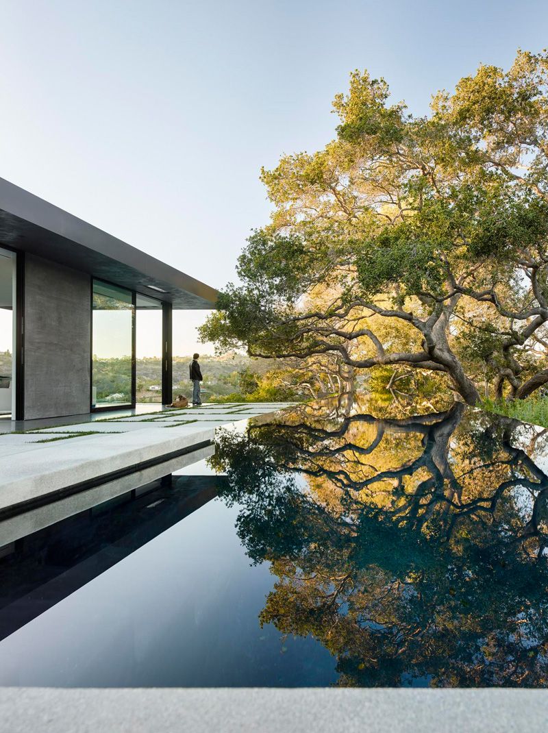 A Home Of Glass And Concrete With Canyon Views