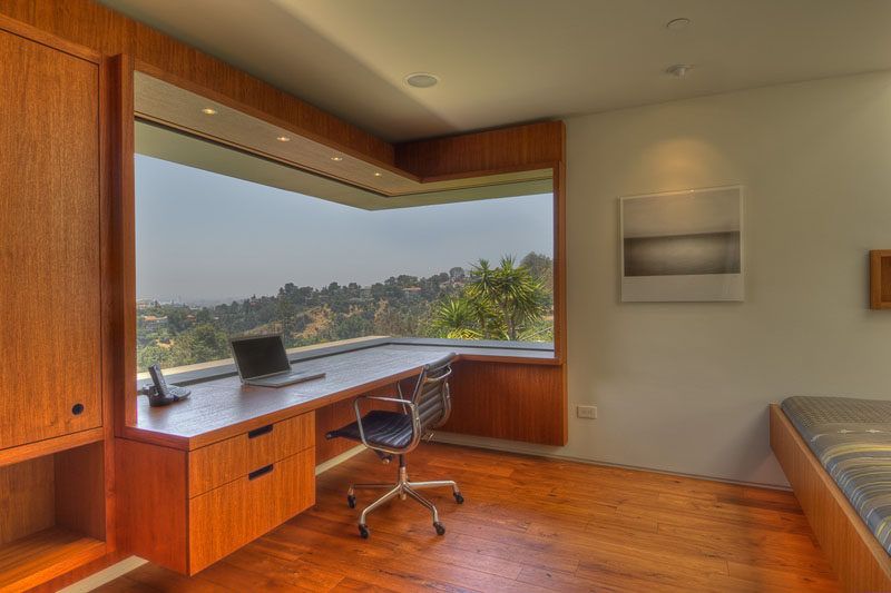 7 Examples Of Corner Windows With Picturesque Views