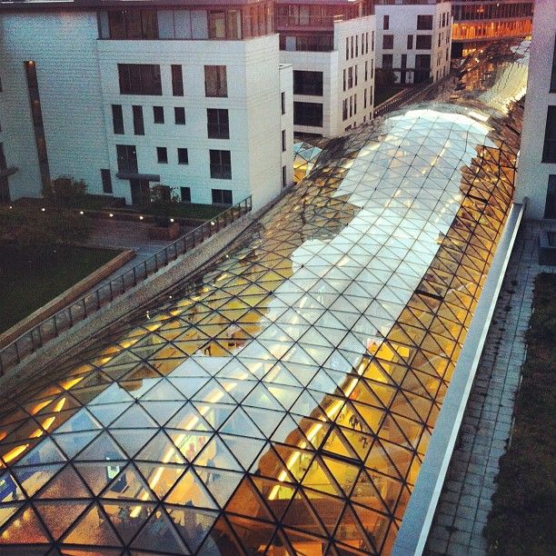 Pali Kostanjevec on Instagram: "Pohlad na Euroveu zo spalne prezidenskeho apartmanu"