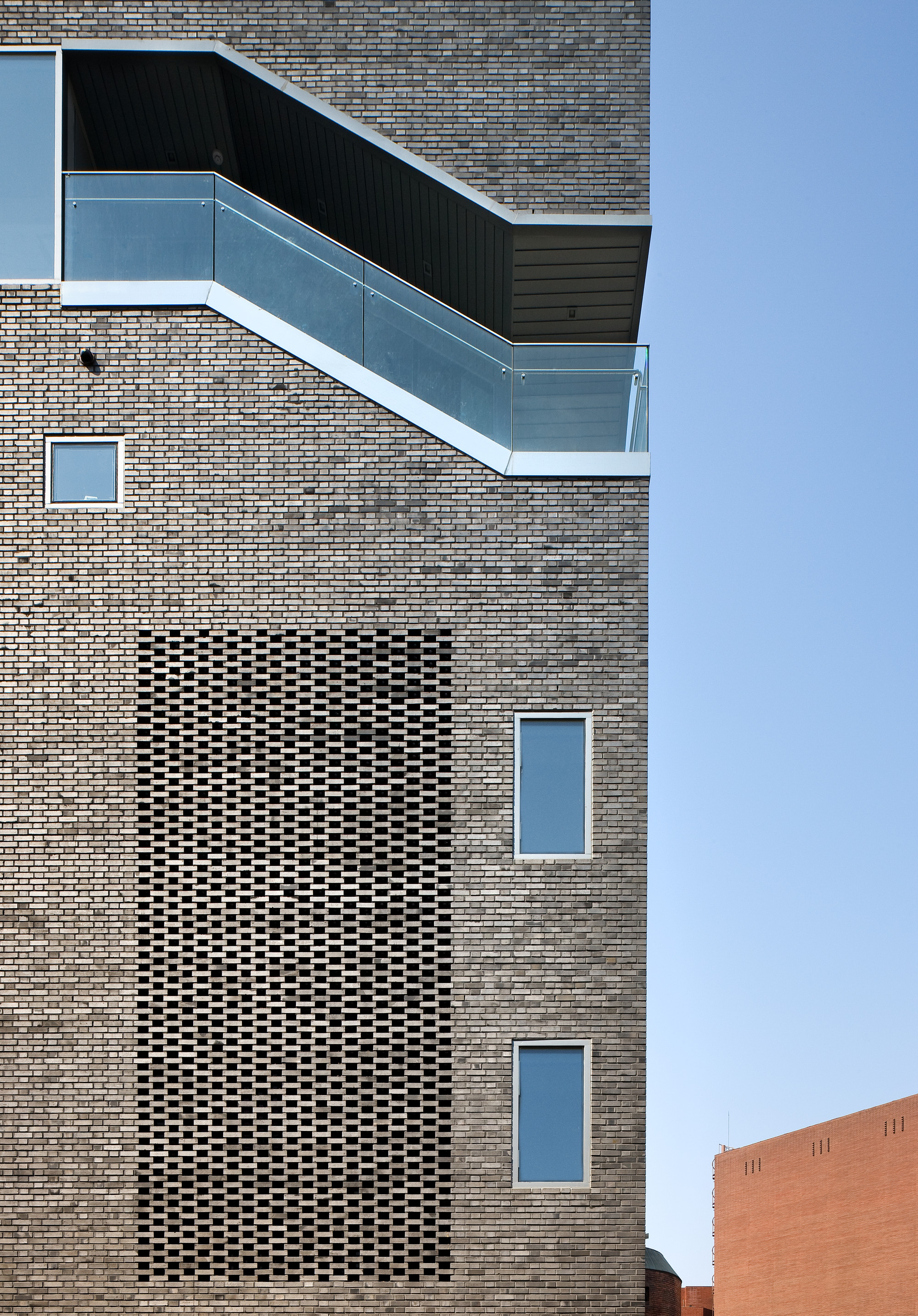 Gallery of The Bricks / Doojin Hwang Architects  - 3