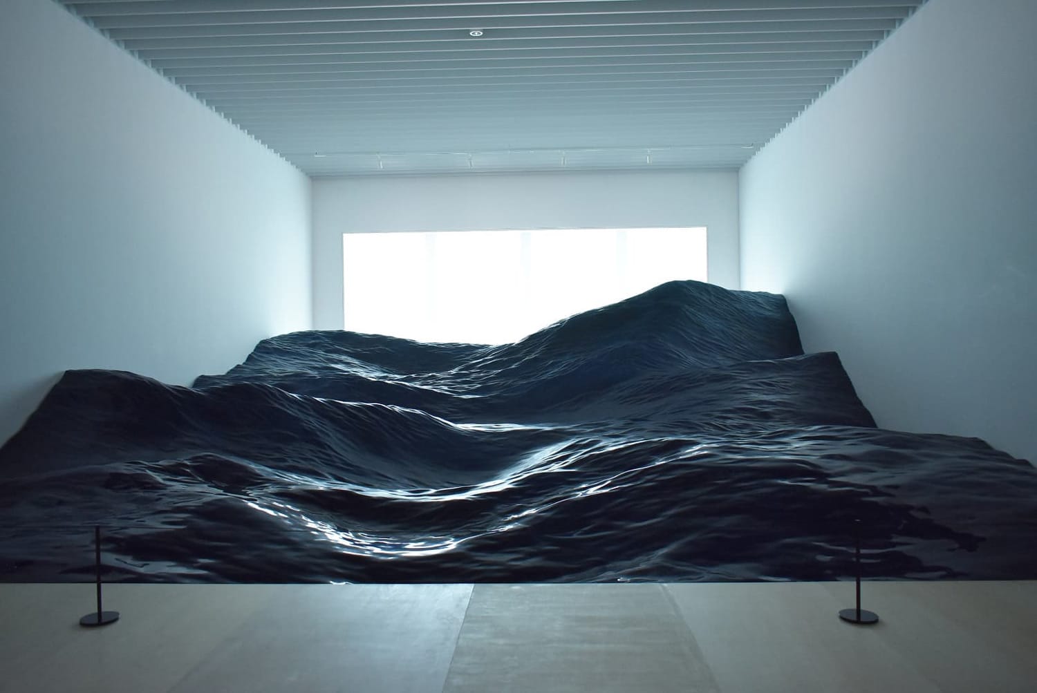 Japanese Art Collective 'Mé' Creates a Hyperrealistic Landscape of Ocean Waves at the Mori Art Museum