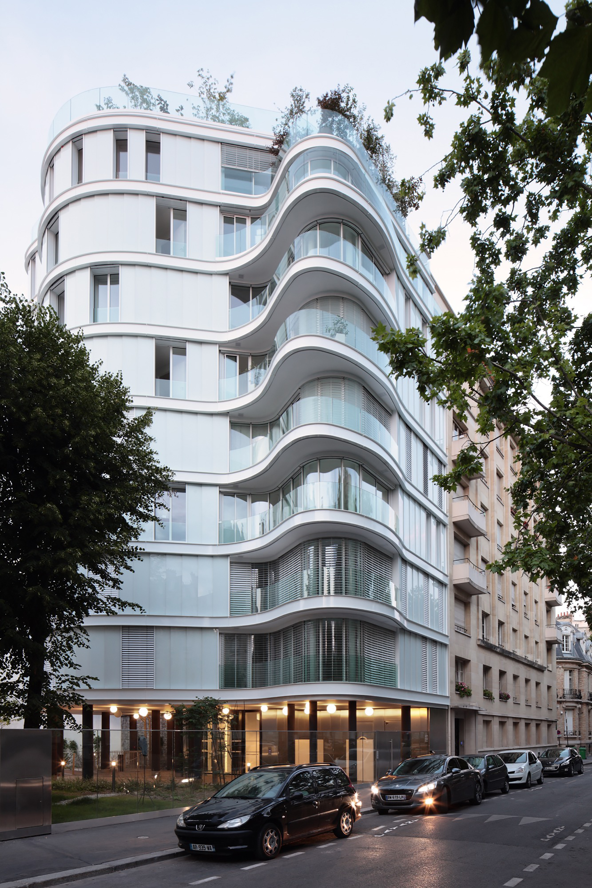 Gallery of Apartments in Avenue de Saxe / ECDM  - 10