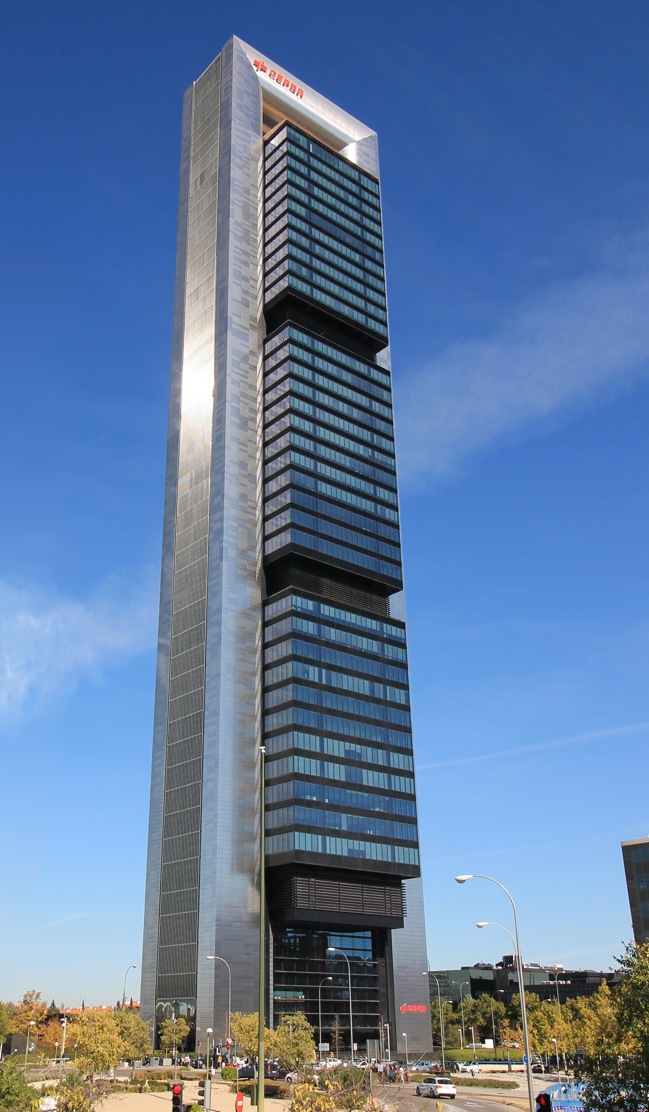 Torre Moeve - Wikipedia