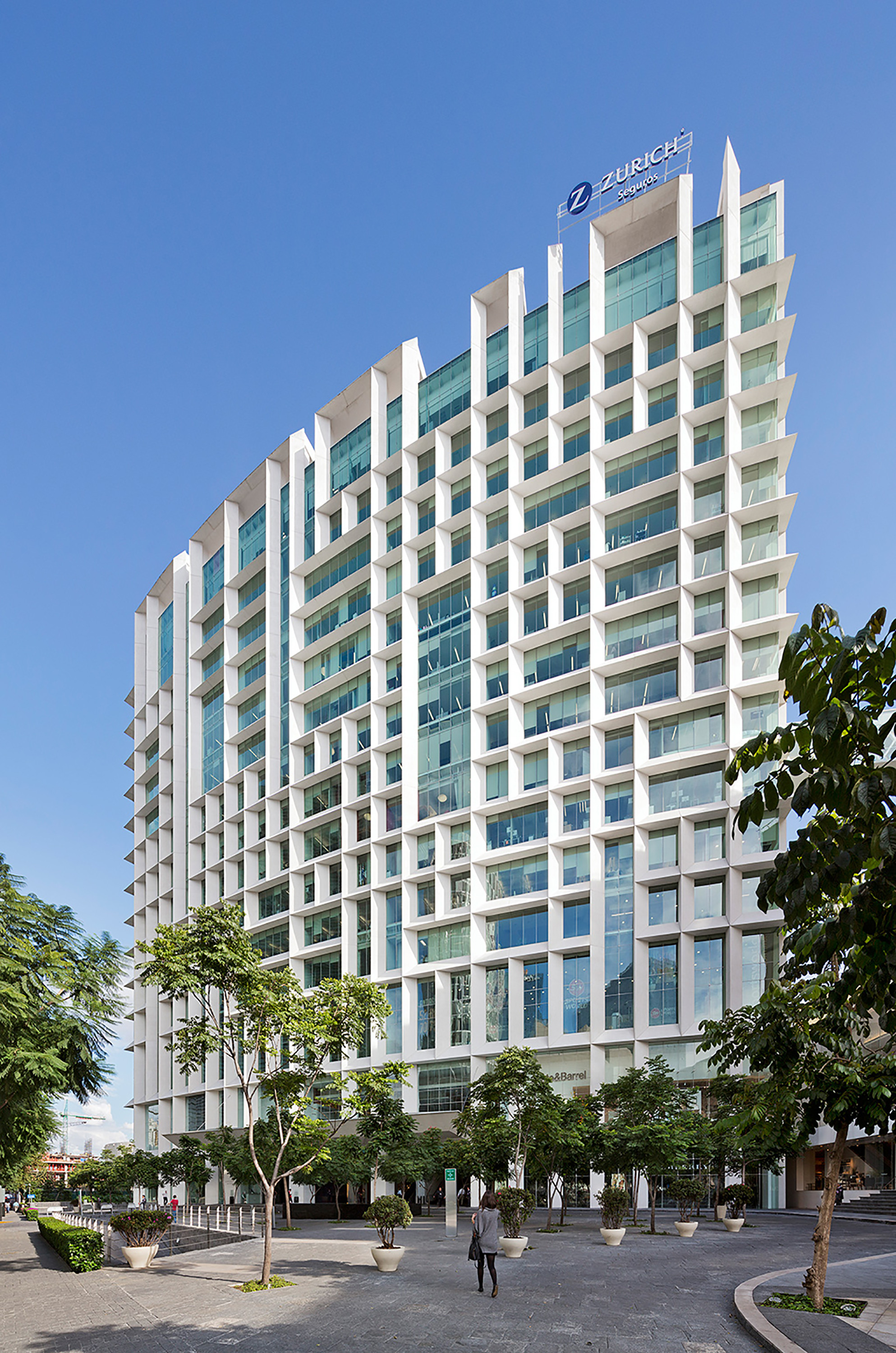Antara I Corporate Building / Sordo Madaleno Arquitectos